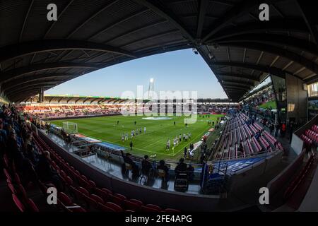 Herning, Dänemark. 22. April 2021. Fußballfans des FC Midtjylland sind wieder in der MCH Arena, um das 3F Superliga-Spiel zwischen dem FC Midtjylland und dem FC Kopenhagen in Herning zu besuchen. (Foto: Gonzales Photo - Morten Kjaer). Stockfoto