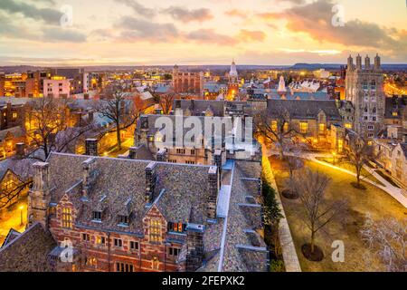 Historisches Gebäude und Yale Universitätscampus in der Innenstadt von New Haven CT, USA Stockfoto