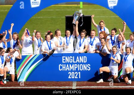 England feiert den Gewinn der Guinness Women's Six Nations in Twickenham Stoop, London. Ausgabedatum: Samstag, 24. April 2021. Stockfoto