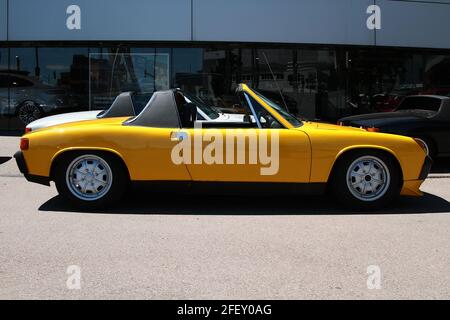 STUTTGART, 2. JUNI 2019: Porsche Museum feiert 50-jähriges Jubiläum des Porsche 914. Typisch Porsche Day. Stockfoto