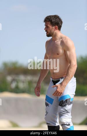 Verona, Italien. April 2021. Amtierender Weltmeister Twan van Gendt aus den Niederlanden beim Training vor dem 1. Lauf des UEC BMX European Cup in Verona (Italien) Quelle: Mickael Chavet/Alamy Live News Stockfoto