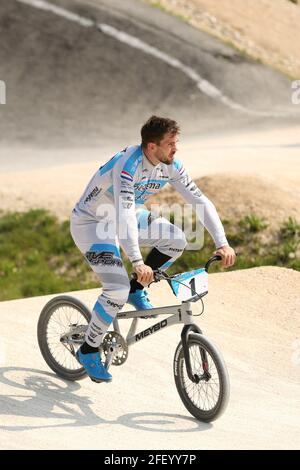 Verona, Italien. April 2021. Amtierender Weltmeister Twan van Gendt aus den Niederlanden beim Training vor dem 1. Lauf des UEC BMX European Cup in Verona (Italien) Quelle: Mickael Chavet/Alamy Live News Stockfoto