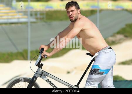 Verona, Italien. April 2021. Amtierender Weltmeister Twan van Gendt aus den Niederlanden beim Training vor dem 1. Lauf des UEC BMX European Cup in Verona (Italien) Quelle: Mickael Chavet/Alamy Live News Stockfoto