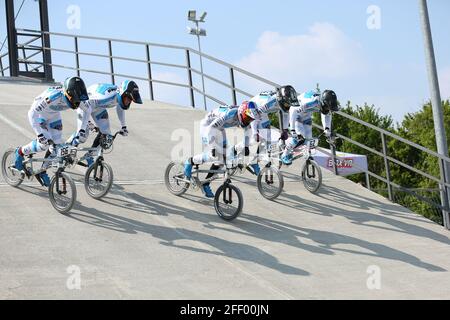 Verona, Italien. April 2021. Männer des niederländischen BMX-Rennteams während des Trainings vor dem 1. Lauf des UEC BMX European Cup in Verona (Italien) Quelle: Mickael Chavet/Alamy Live News Stockfoto