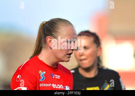 Stockholm, Schweden. April 2021. Frida Leonhardsen Maanum (15 Linkoping) während des Spiels in der Schwedischen Liga OBOS Damallsvenskan am 24. April 2021 zwischen AIK und Linkopings FC bei Skytteholms IP in Stockholm, Schweden Credit: SPP Sport Press Photo. /Alamy Live News Stockfoto