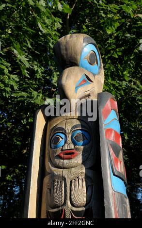 Eagle totem, Quw'utsun' Kultur- und Konferenzzentrum, Duncan, British Columbia, Kanada Stockfoto