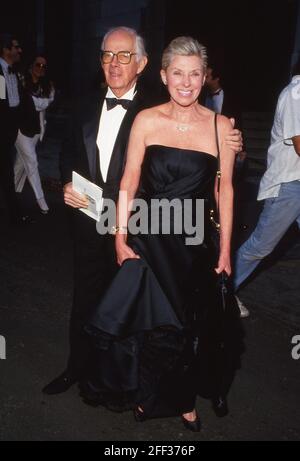 Harry Morgan und Barbara Bushman März 1988 Credit: Ralph Dominguez/MediaPunch Stockfoto