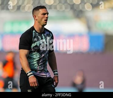 Liberty Stadium, Swansea, Glamorgan, Großbritannien. April 2021. Rainbow Cup Rugby, Ospreys gegen Cardiff Blues; George North of Ospreys während des Aufwärmpuls Credit: Action Plus Sports/Alamy Live News Stockfoto