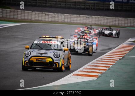 Valencia, Spanien. 24 2021. April: Bruno Correia, Safety Car Driver während des Valencia ePrix 2021, 3. Treffen der Formel-E-Weltmeisterschaft 2020-21, auf dem Circuit Ricardo Tormo vom 23. Bis 25. April in Valencia, Spanien - Photo Germain Hazard/DPPI Credit: DPPI Media/Alamy Live News Stockfoto