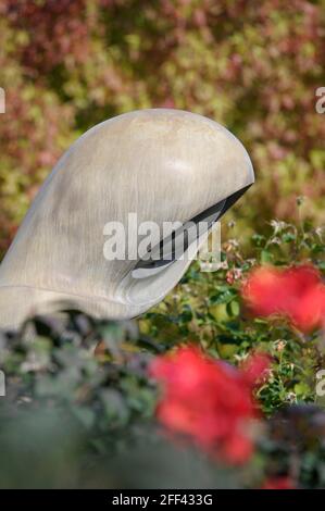 Mutter und Kind - Carver: Glen Spicer 1991. Passende Skulptur in Montmagmy, Quebec; Duncans Partnerstadt. Cowichan Valley, Vancouver Island, Großbritannien Stockfoto