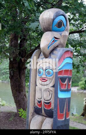 Eagle totem, Quw'utsun' Kultur- und Konferenzzentrum, Duncan, British Columbia, Kanada Stockfoto