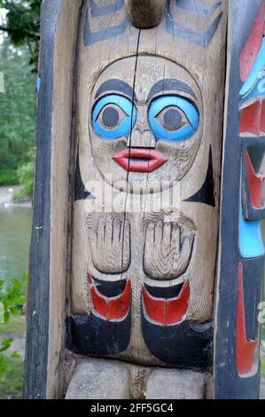 Eagle totem, Quw'utsun' Kultur- und Konferenzzentrum, Duncan, British Columbia, Kanada Stockfoto