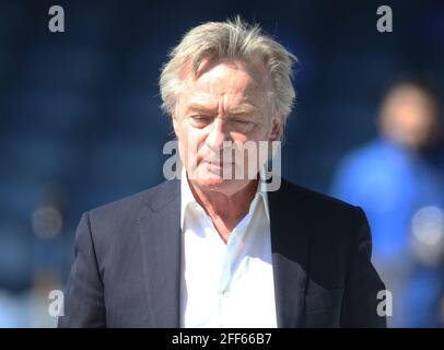 Southend, Großbritannien. April 2021. SOUTHEND, ENGLAND - 24. APRIL: Ron Martin Vorsitzender von Southend Unitedwährend der Sky Bet League Two zwischen Southend United und Leyton Orient im Roots Hall Stadium, Southend, Großbritannien am 24. April 2021 Credit: Action Foto Sport/Alamy Live News Stockfoto