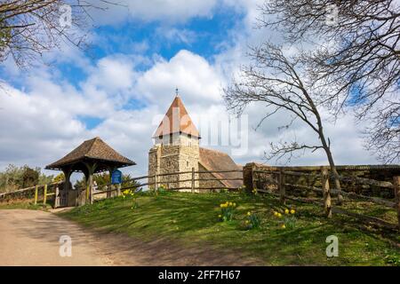 St Laurence Church Guestling in Springtime, East Sussex, Großbritannien Stockfoto