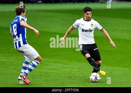 Valencia, Spanien. April 2021. VALENCIA, SPANIEN - 24. APRIL: Carlos Soler von Valencia CF während des La Liga-Spiels zwischen Valencia CF und Deportivo Alaves im Estadio Mestalla am 24. April 2021 in Valencia, Spanien (Foto von Pablo Morano/Orange Picics) Credit: Orange Pics BV/Alamy Live News Stockfoto