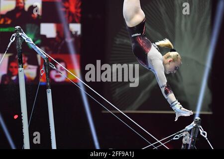 Basel, Schweiz. April 2021. Alice D'Amato (Italien) auf unebenen Balken während der künstlerischen Gymanstik 2021 Europameisterschaft - Finale, Gymnastik in Basel, Schweiz, April 24 2021 Quelle: Independent Photo Agency/Alamy Live News Stockfoto