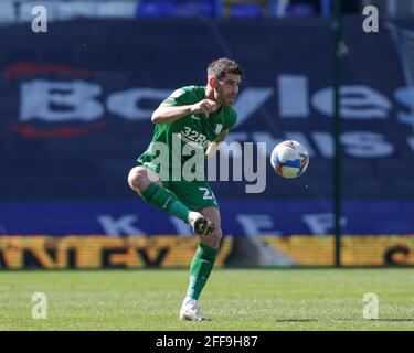 Birmingham, Großbritannien. April 2021. Ched Evansy kontrolliert den Ball in Birmingham, Vereinigtes Königreich am 4/24/2021. (Foto von Simon Bissett/News Images/Sipa USA) Quelle: SIPA USA/Alamy Live News Stockfoto