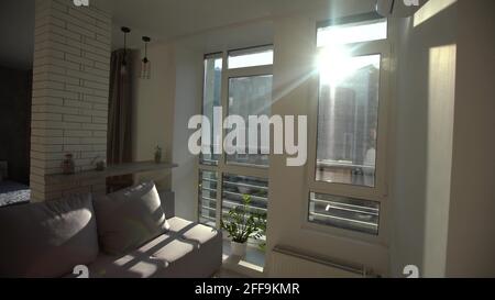Home Interieur Spaziergang Lager Umwandlung Leerraum moderne Wohnung. Stockfoto