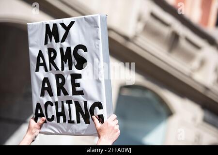 London, Großbritannien. April 2021. „Unite For Freedom“-Protest Gegen Impfpass In London Quelle: Loredana Sangiuliano/Alamy Live News Stockfoto