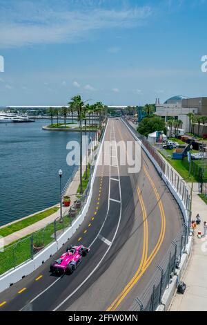 St. Petersburg, Florida, USA. April 2021. ALEXANDER ROSSI (27) aus den Vereinigten Staaten qualifizieren sich für den Firestone Grand Prix von St. Petersburg in St. Petersburg, Florida. Quelle: Walter G Arce SR Grindstone Medi/ASP/ZUMA Wire/Alamy Live News Stockfoto