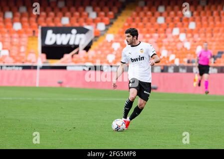 Valencia, Spanien. April 2021. Goncalo Guedes von Valencia CF beim spanischen Fußballspiel La Liga zwischen Valencia und Deportivo Alaves im Mestalla-Stadion in Aktion gesehen.(Endstand; Valencia CF 1:1 Deportivo Alaves) (Foto von Xisco Navarro/SOPA Images/Sipa USA) Kredit: SIPA USA/Alamy Live News Stockfoto