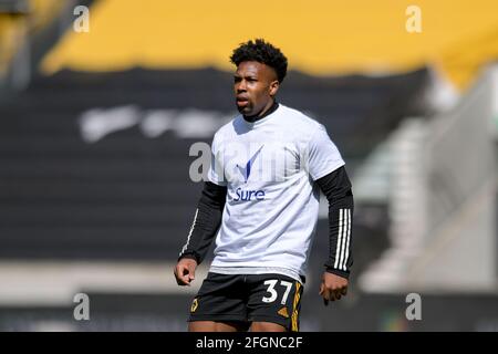 Adama Traore #37 von Wolverhampton Wanderers, die sich vor der aufwärmen Spiel Stockfoto
