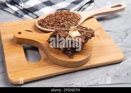 Vegane Cracker, Leinsamen, gesundes Essen. Superfood getrocknete Früchte Snacks Stockfoto