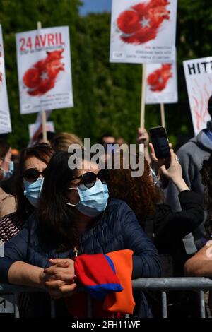 Paris, Frankreich. April 2021. Gedenkfeier und Hommage an die Opfer des Völkermordes an den Armeniern am 24. April 2021 im Komitas-Denkmal in Paris, Frankreich. Foto von Karim Ait Adjedjou/Avenir Pictures/ABACAPRESS.COM Quelle: Abaca Press/Alamy Live News Stockfoto