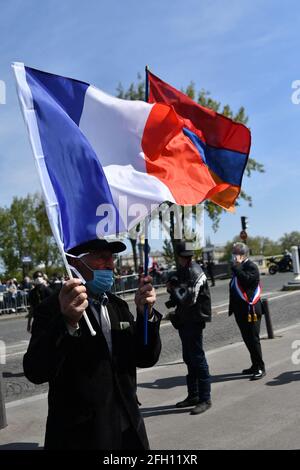 Paris, Frankreich. April 2021. Gedenkfeier und Hommage an die Opfer des Völkermordes an den Armeniern am 24. April 2021 im Komitas-Denkmal in Paris, Frankreich. Foto von Karim Ait Adjedjou/Avenir Pictures/ABACAPRESS.COM Quelle: Abaca Press/Alamy Live News Stockfoto