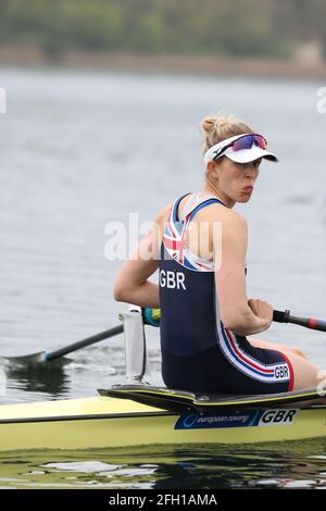 Victoria Thornley aus Großbritannien tritt in der Single für Frauen an Schädel Halbfinale A/B 1 am 2. Tag bei der European Rudermeisterschaften im Varese-See Stockfoto