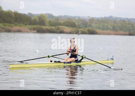 Victoria Thornley aus Großbritannien tritt in der Single für Frauen an Schädel Halbfinale A/B 1 am 2. Tag bei der European Rudermeisterschaften im Varese-See Stockfoto