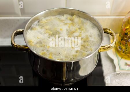 Türkische Ravioli mit Hackfleisch Stockfoto