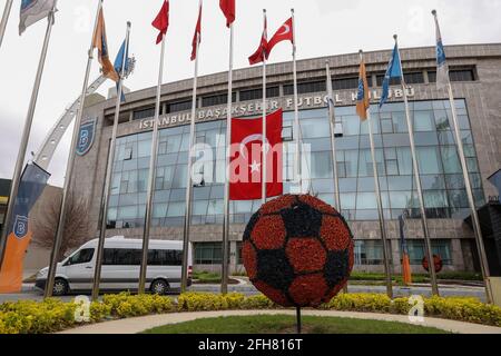 ISTANBUL, TÜRKEI - 25. APRIL: Gesamtansicht des Basaksehir Fatih Terim Stadions, Heimstadion von Istanbul Basaksehir während des Super Lig Spiels zwischen Istanbul B Stockfoto