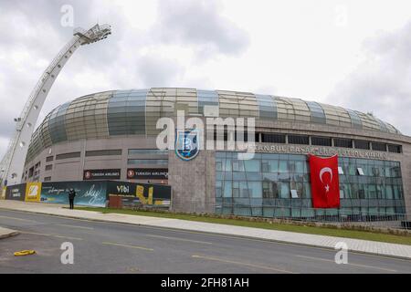 ISTANBUL, TÜRKEI - 25. APRIL: Gesamtansicht des Basaksehir Fatih Terim Stadions, Heimstadion von Istanbul Basaksehir während des Super Lig Spiels zwischen Istanbul Basaksehir und Alanyaspor im Basaksehir Fatih Terim Stadium am 25. April 2021 in Istanbul, Türkei (Foto: Orange Picches) Stockfoto