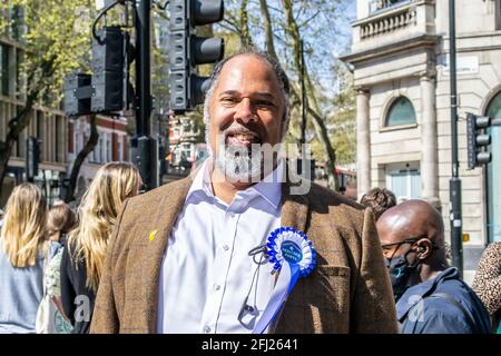 HOLBORN, LONDON, ENGLAND- 24. April 2021: David Kurten - ein Kandidat des Londoner Bürgermeisters für die Heritage Party - bei einem Anti-Lockdown-Protest von Unite for Freedom Stockfoto