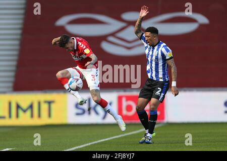 MIDDLESBROUGH, GROSSBRITANNIEN. 24. APRIL Marvin Johnson von Middlesbrough und Liam Palmer von Sheffield am Mittwoch während des Sky Bet Championship-Spiels zwischen Middlesbrough und Sheffield am Samstag, den 24. April 2021 im Riverside Stadium, Middlesbrough. (Kredit: Mark Fletcher, Mi News) Kredit: MI Nachrichten & Sport /Alamy Live Nachrichten Stockfoto