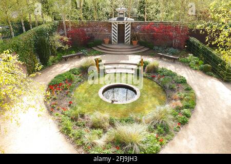 Leeds City Councils Chelsea Show Garden Eintritt 2008 mit dem Titel „The Größter Raum im Haus' und befindet sich jetzt in Die Fachgärten in Roundhay Stockfoto