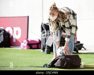 München, Deutschland. April 2021. Giulia Gwinn (7 FC Bayern München) beim UEFA Womens Champions League-Spiel zwischen dem FC Bayern München und dem FC Chelsea in München, FC Bayern Campus, Deutschland. Kredit: SPP Sport Pressefoto. /Alamy Live News Stockfoto