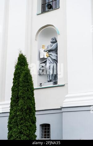 Grodno, Weißrussland - 2. September 2017: Skulptur in der St. Francis Xavier Kathedrale in Grodno Stockfoto