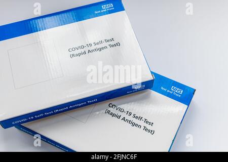 Einzelbild des Covid-19 Rapid Antigen Selbsttestkits für das Haus. Stockfoto