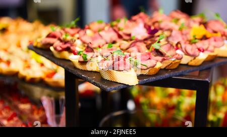 Das Gourmet-Rinderfilet kandiert. Flacher freiheitsgrad Stockfoto