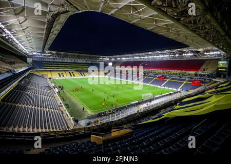 ISTANBUL, TÜRKEI - 25. APRIL: Gesamtansicht des Sukrun Saracoglu Stadions des Fenerbahce SK während des Super Lig Spiels zwischen Fenerbahce SK und Kasimpasa im Sukruu Saracoglu Stadion am 25. April 2021 in Istanbul, Türkei (Orange Bilder) Stockfoto