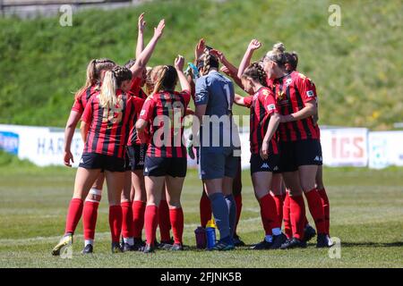 Lewes, Großbritannien. Dezember 2019. Lewes bilden während des FA Womens Championship-Spiels zwischen dem FC Lewes und Leicester City eine Runde an der Dripping Pan in Lewes. Kredit: SPP Sport Pressefoto. /Alamy Live News Stockfoto