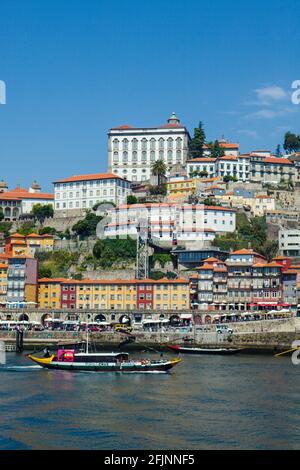 Der Douro Fluss und die historische Stadt Porto, Portugal. Stockfoto