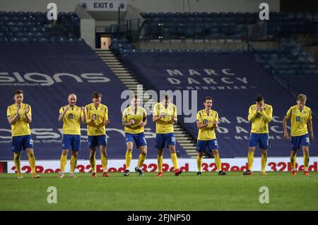 St. Johnstone-Spieler feiern den Sieg beim Elfmeterschießen während des schottischen Cup-Viertelfinalmatches im Ibrox Stadium, Glasgow. Bilddatum: Sonntag, 25. April 2021. Stockfoto