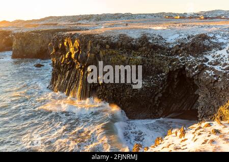 Der wunderschöne Arnarstapi auf der Snaefellsness Halbinsel, Island, Europa Stockfoto
