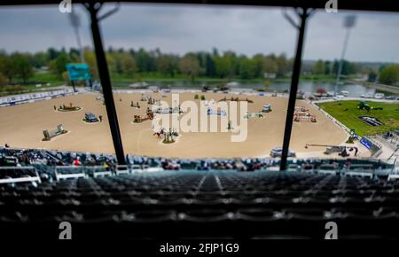 Lexington, KY, USA. April 2021. 25. April 2021: Szenen aus dem Stadium Jumping Final ohne Fans im Kentucky Horse Park in Lexington, Kentucky. Scott Serio/Eclipse Sportswire/CSM/Alamy Live News Stockfoto