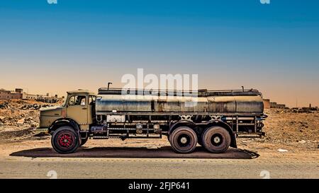 Vintage Mercedes-Benz Wassertanker - Aussichten Stockfoto