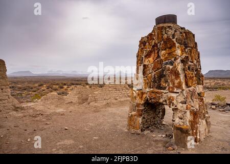 Versteinerter Holzkamin im Durgan House in Big Bend Nationalpark Stockfoto