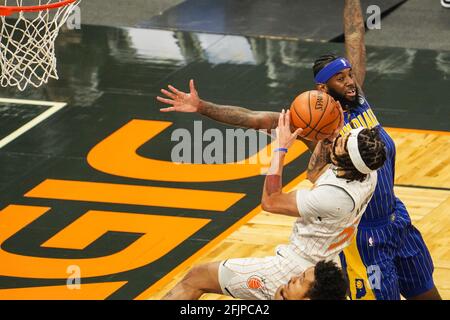 Orlando, Florida, USA, 25. März 2021, Orlando Magic Point Guard Cole Anthony #50 Versuch, einen Korb im Amway Center zu machen (Foto: Marty Jean-Louis) Kredit: Marty Jean-Louis/Alamy Live News Stockfoto